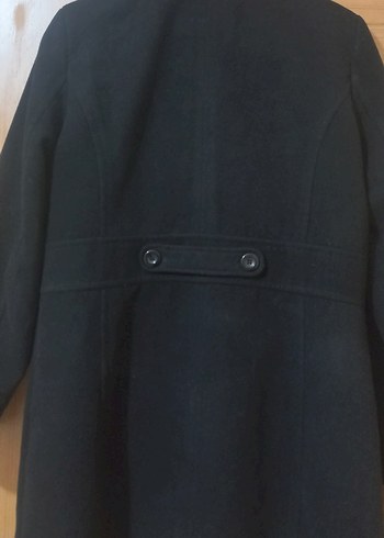 Siyah Düğmeli Kadın Kaban - Görsel 2