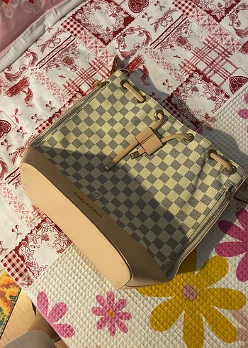 Louis Vuitton Bej Kareli Deri Kadın Çantası