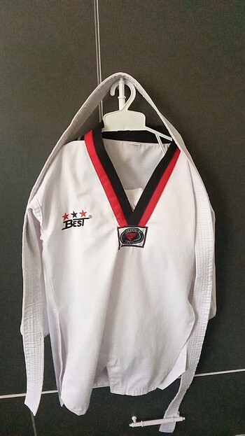 Diğer Taekwondo kiyefeti