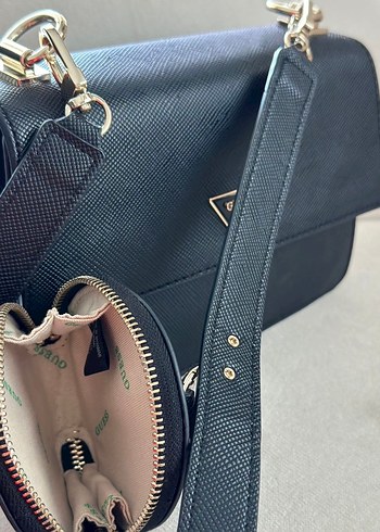 Guess Kadın Deri Fermuarlı Gri Çanta - Görsel 2