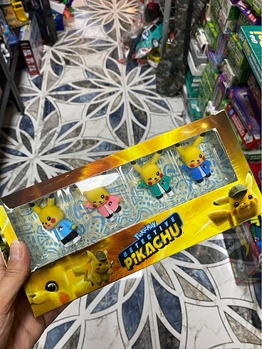 Pikachu figür