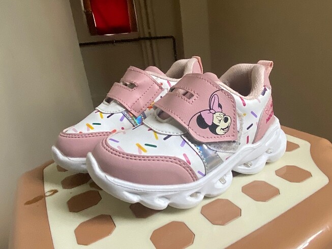 LC Waikiki Kız çocuk spor ayakkabı