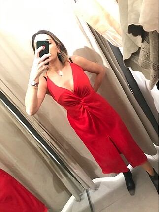 xs Beden kırmızı Renk Zara kırmızı elbise