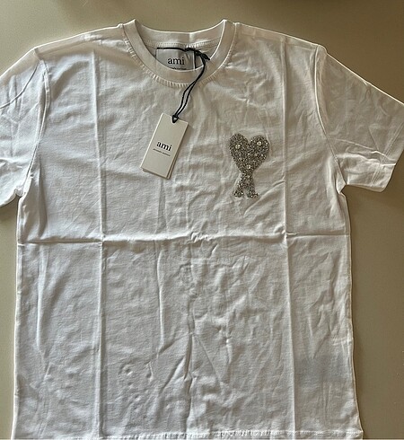 m Beden En sevilen tshirt stokta ???? Amiparis