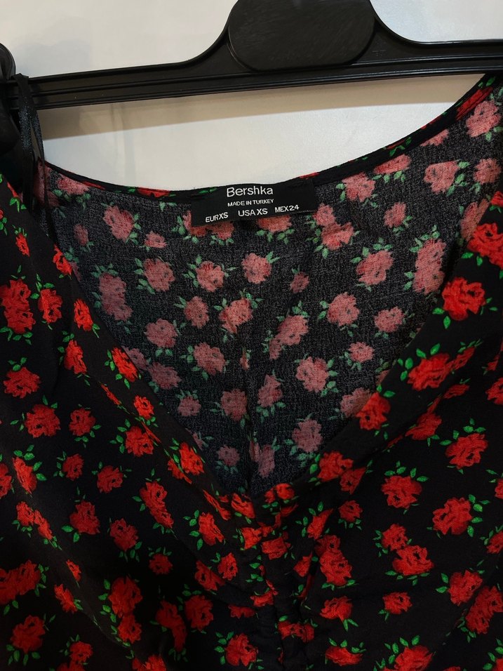 Uzun Kollu V Yakalı Düğmeli Kırmızı Bluz - Görsel 2