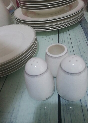 Beden Renk Emsan yemek takımı