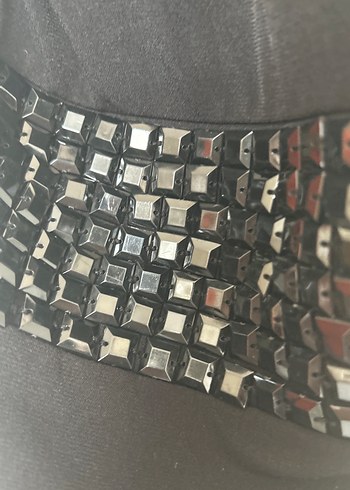 V Yaka Kemerli Siyah elbise - Görsel 4