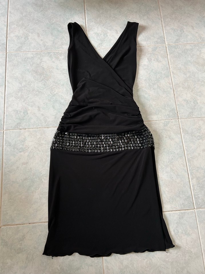 V Yaka Kemerli Siyah elbise - Görsel 2