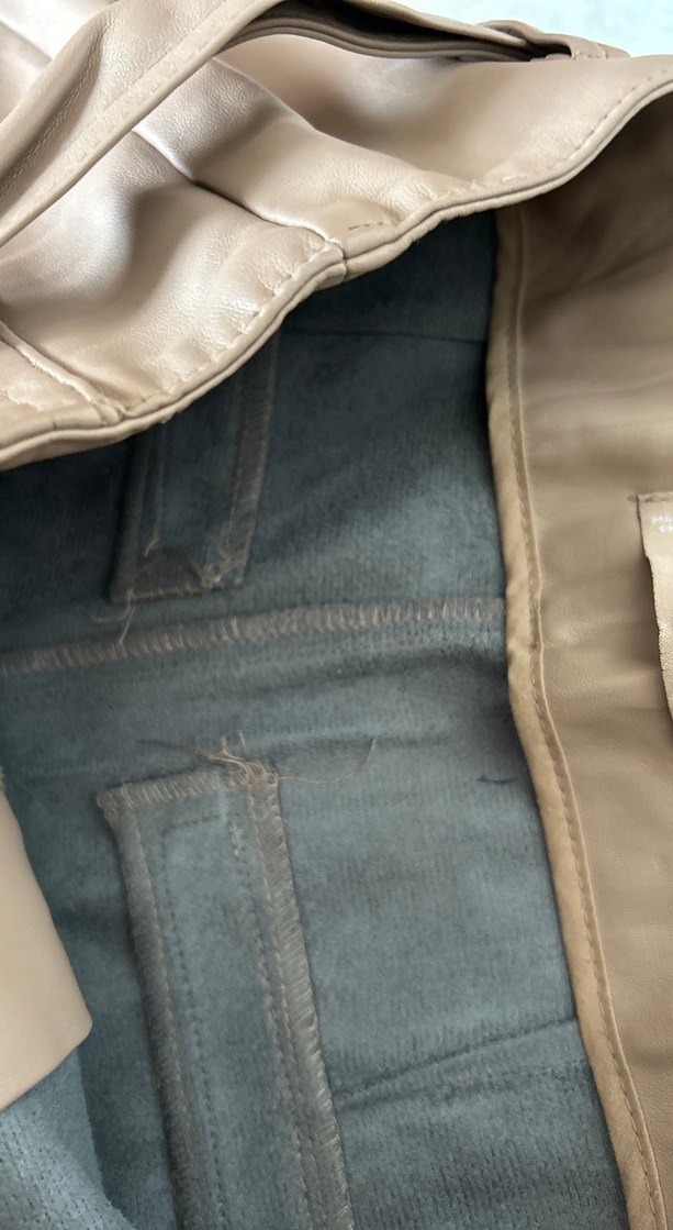 Bej Deri Mini Şort Kemerli Rahat Kesim - Görsel 3