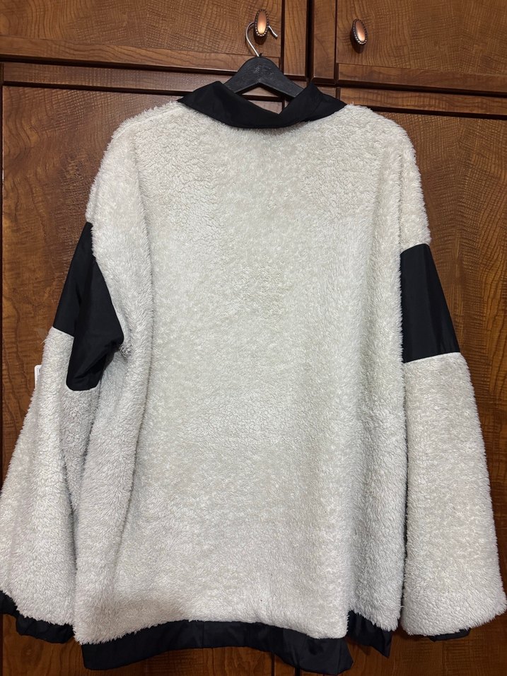 Sokak Stili Beyaz Peluş Kadın Ceket - Görsel 3