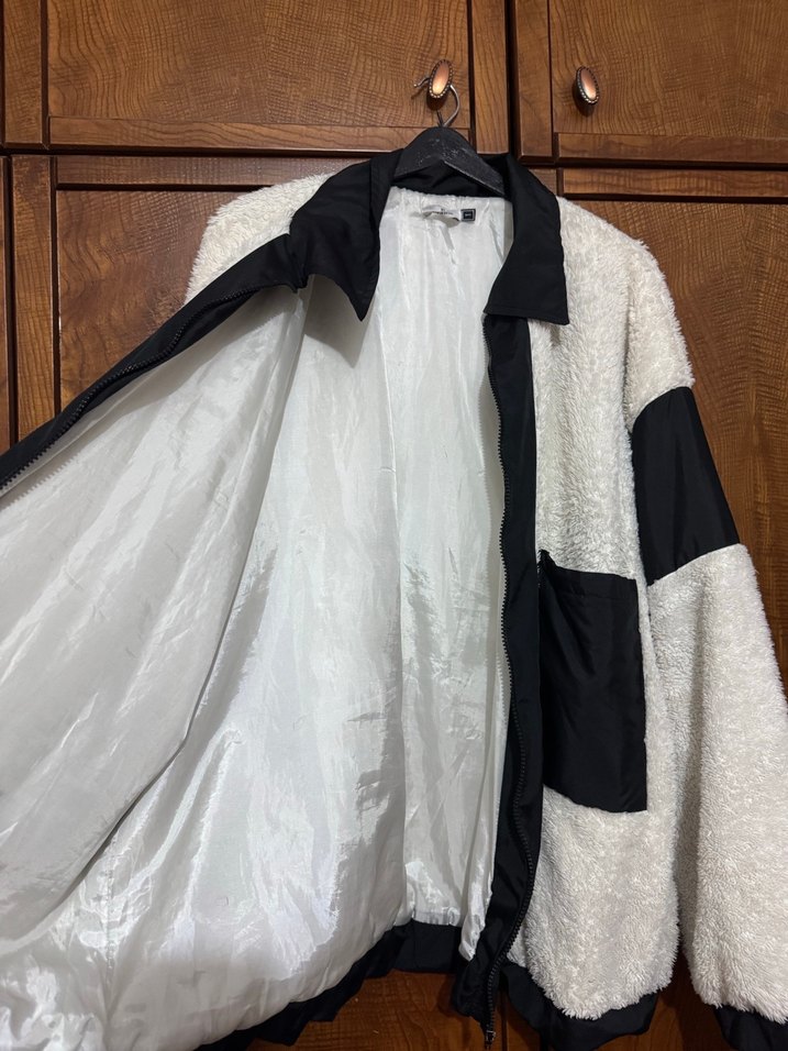 Sokak Stili Beyaz Peluş Kadın Ceket - Görsel 4