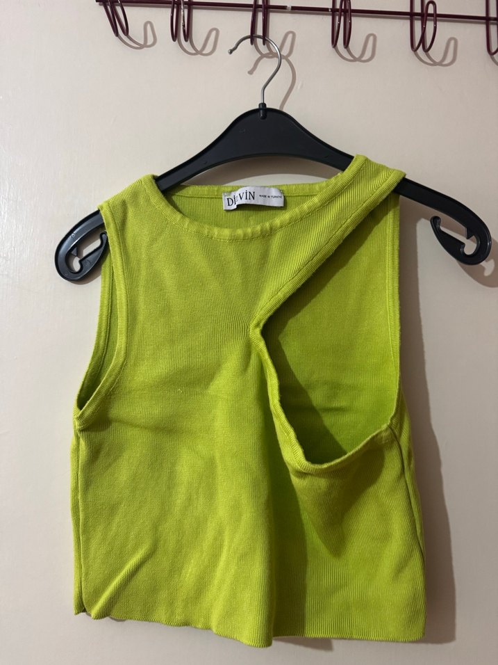 Yeşil Mini Kesim Asimetrik Yaka Kadın Atlet - Görsel 2