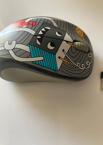 Logitech Gri Kablosuz Mouse, Renkli Tasarımlı