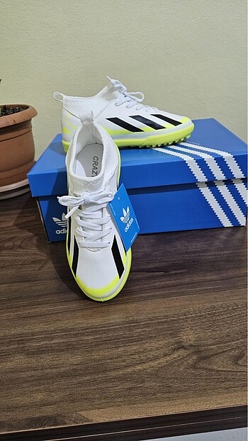 30 Beden Çocuk halı saha spor ayakkabı