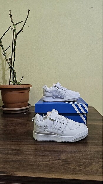 Adidas Çocuk spor ayakkabı