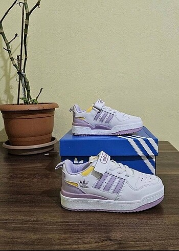Adidas Çocuk spor ayakkabı