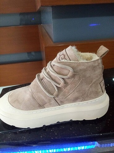 Diğer Ugg bot
