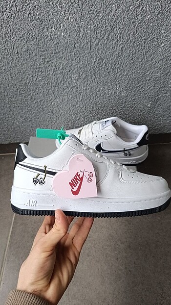 37 Beden beyaz Renk Nike air force kiraz