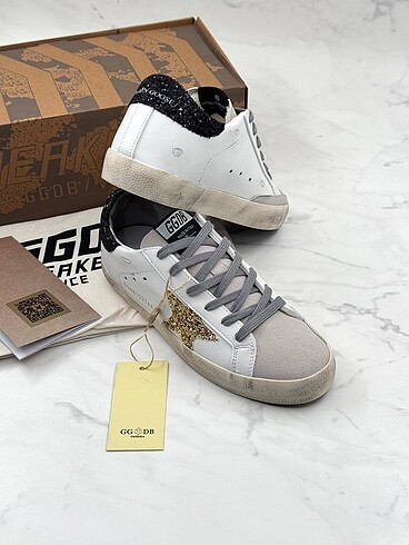 Golden Goose Deluxe Golden goose