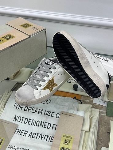 Golden Goose Deluxe Golden Spor ayakkabı