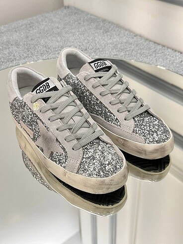 Golden goose simli