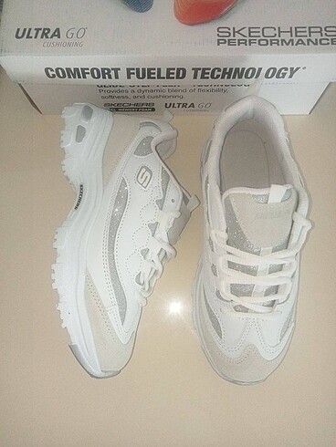 37 Beden beyaz Renk Skechers spor ayakkabı