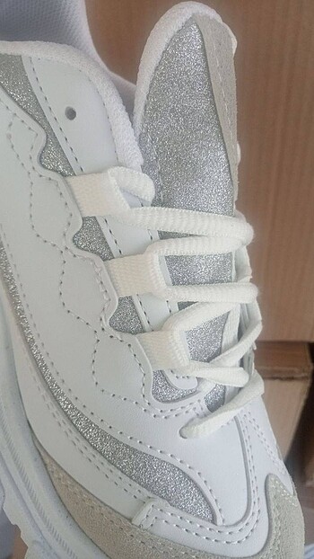 40 Beden Skechers spor ayakkabı