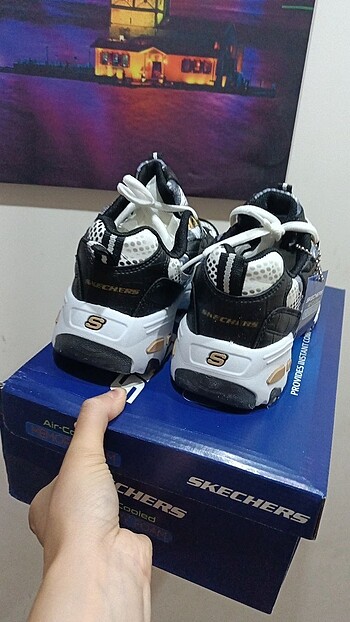 37 Beden Skechers spor ayakkabı