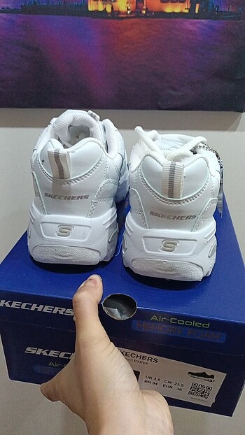 36 Beden Skechers spor ayakkabı