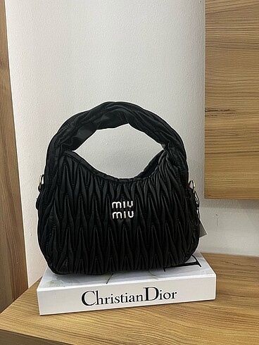 Miu Miu çanta