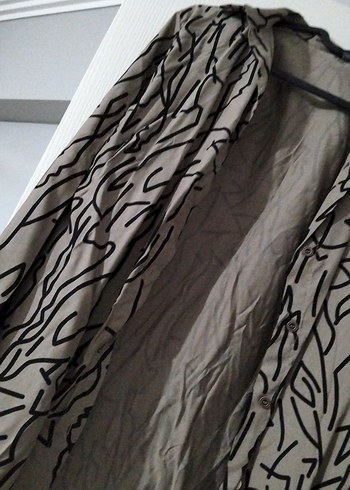 Gri Uzun Kollu V Yaka Keten Gömlek - Görsel 2