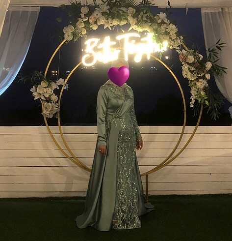 Abiye taşlı saten elbise