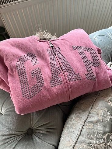 Gap sweatshirt