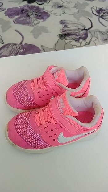 Nike NIKE marka pembe 25 numara spor ayakkabı hiç bir problemi yoktur