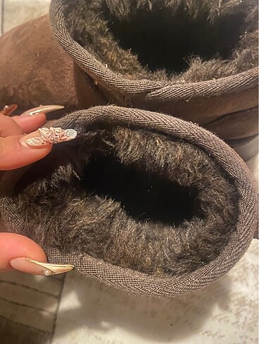 39 Beden UGG ACI KAHVE