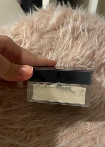 Huda Beauty Huda Beauty Pudra