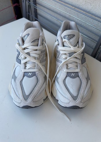New Balance Kadın Gri 9060 Beyaz Bağcıklı Spor Ayakkabı