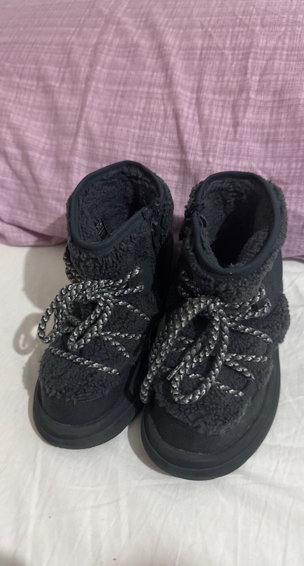 Zara Siyah Örgü Detaylı çocuk Peluş Bot - Görsel 2