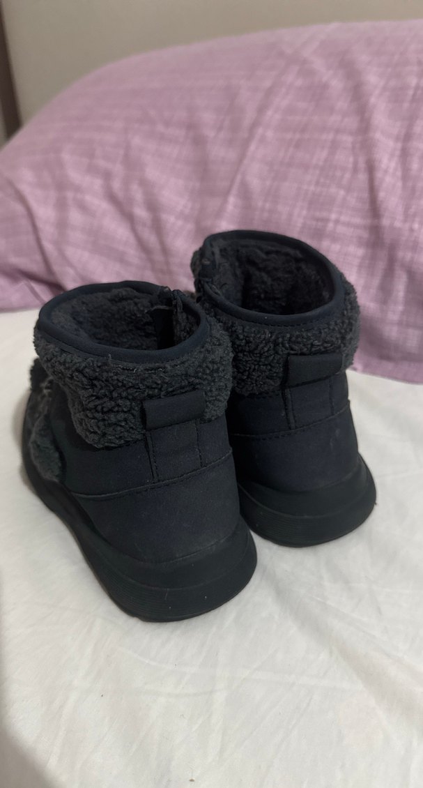 Zara Siyah Örgü Detaylı çocuk Peluş Bot - Görsel 4