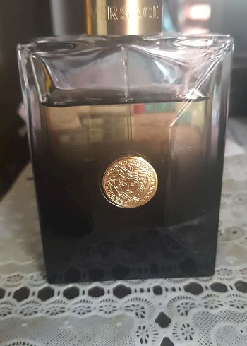 Versace Oud Noir Erkek Parfümü 100ml - Görsel 2