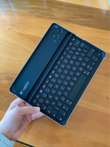 Logitech bluetooth tablet klavyesi