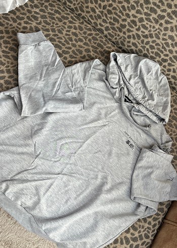 Kapüşonlu Gri Baskılı Kadın Sweatshirt - Görsel 2