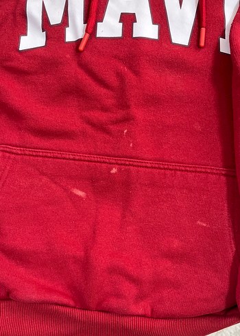 Kırmızı Kapüşonlu Mavi Baskılı Sweatshirt - Görsel 2