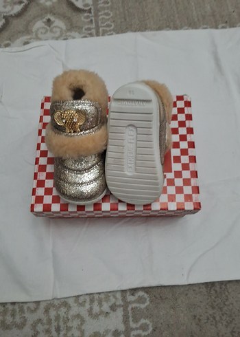 Kız Çocuk Parlak Altın Kürklü Bot - Görsel 4