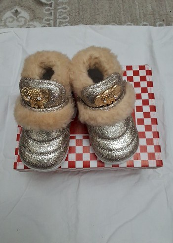 Kız Çocuk Parlak Altın Kürklü Bot - Görsel 2