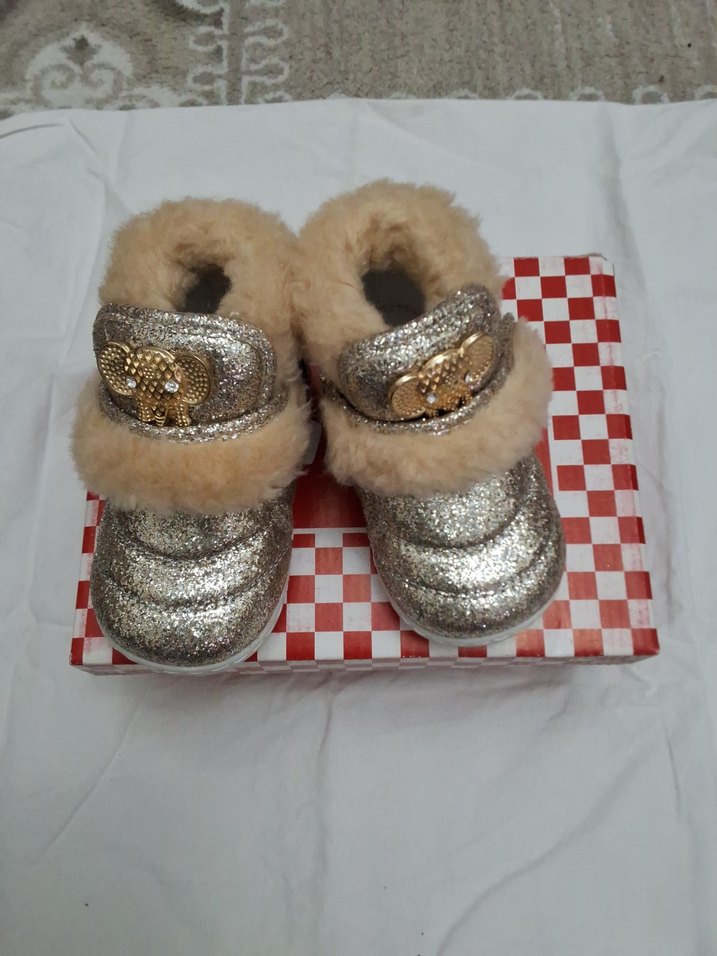 Kız Çocuk Parlak Altın Kürklü Bot - Görsel 2