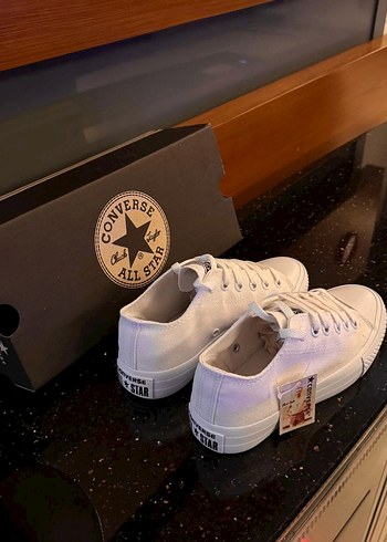 Converse Beyaz Kadın Spor Ayakkabı