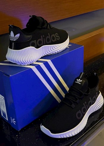 41 Beden Adidas Siyah Erkek Spor Ayakkabı