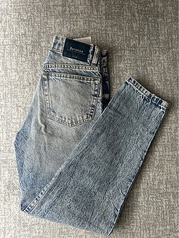 Bershka Jean