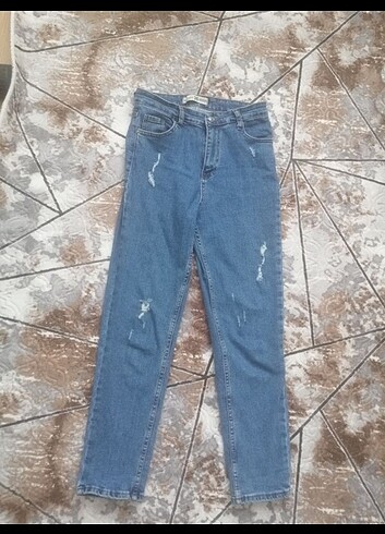 Mavi yırtıklı mom jeans